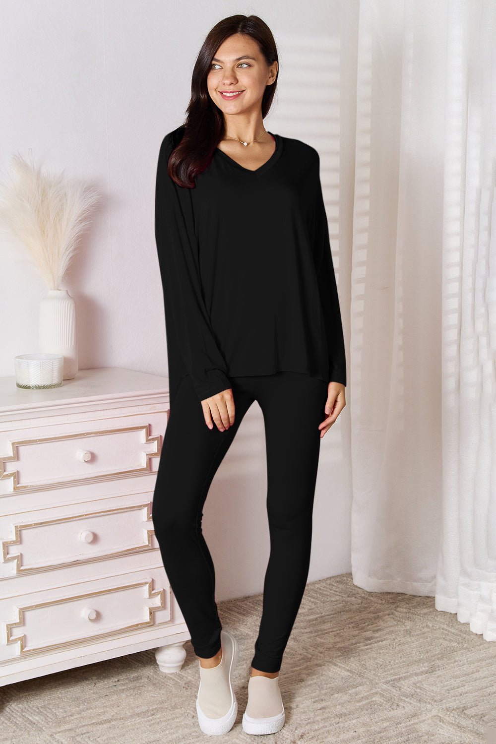Basic Bae Bamboo Full Size V-Neck Long Sleeve Top and Pants Lounge Set - Les secrets de Cath