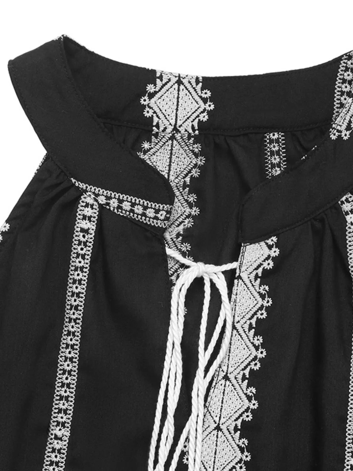 Débardeur brodé à pompons - Les secrets de Cath