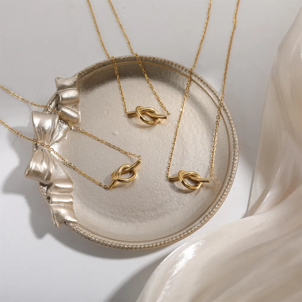 Collier noué plaqué or 18 carats - Les secrets de Cath